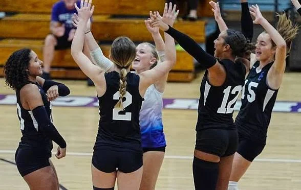 Holy Trinity volleyball team