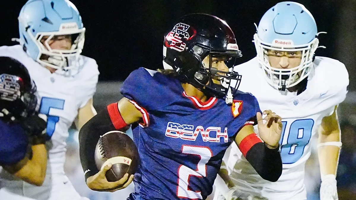 Cocoa Beach edges Foundation Academy in hard-fought 28-21 win